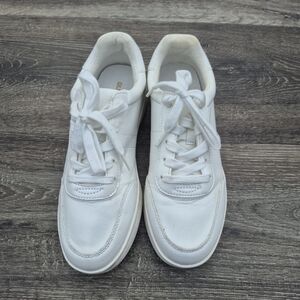 White Lace-Up Sneakers Old Navy Women's Size 7